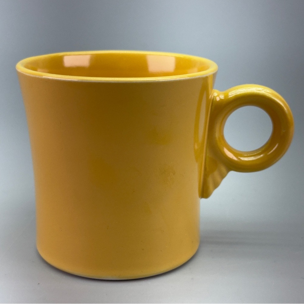 Vintage Homer Laughlin Yellow 
Fiesta Tom and Jerry Mug